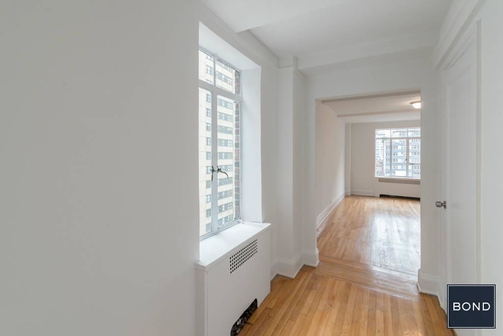 137 East 38th Street - Photo 6