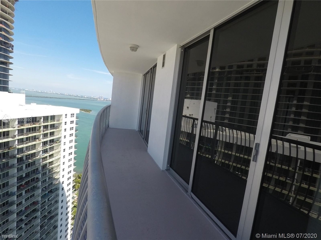 1750 N Bayshore Dr Apt 4011 - Photo 8