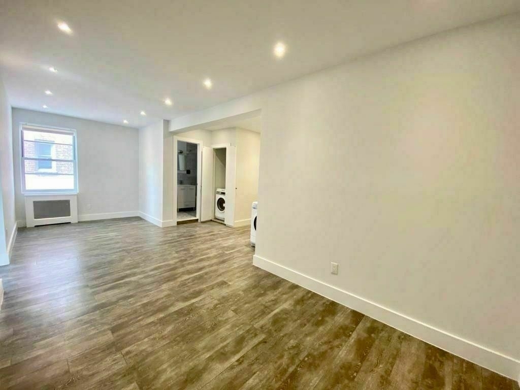 560 Lefferts Avenue - Photo 1