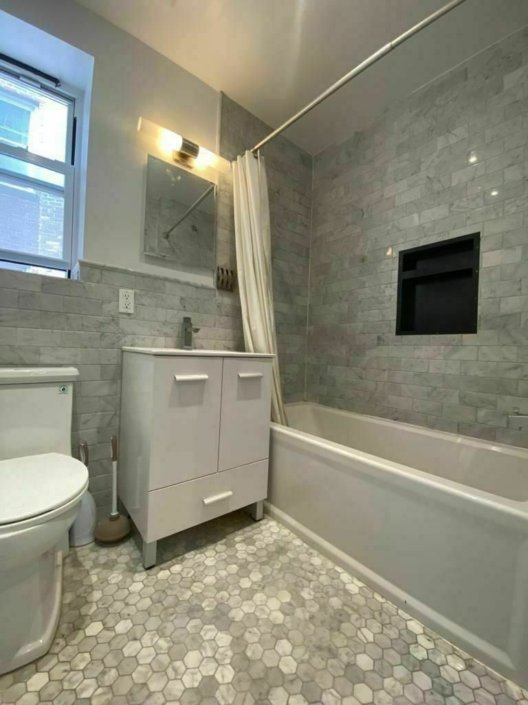 560 Lefferts Avenue - Photo 4