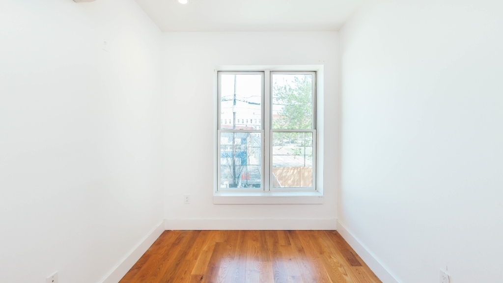 1144 Dekalb Avenue - Photo 1