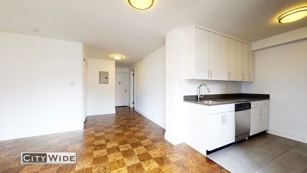 145 East 16th Street - Photo 9