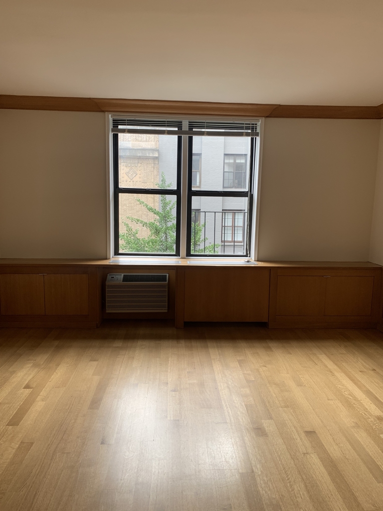 151 West 16th Street - Photo 4