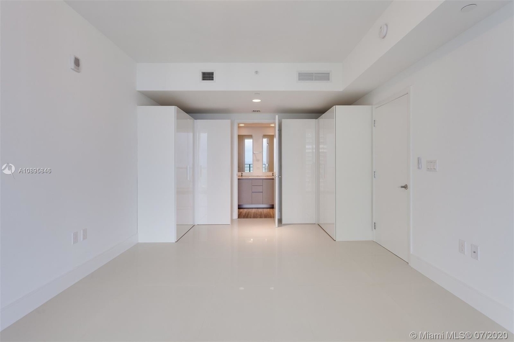 1010 Brickell Av - Photo 7