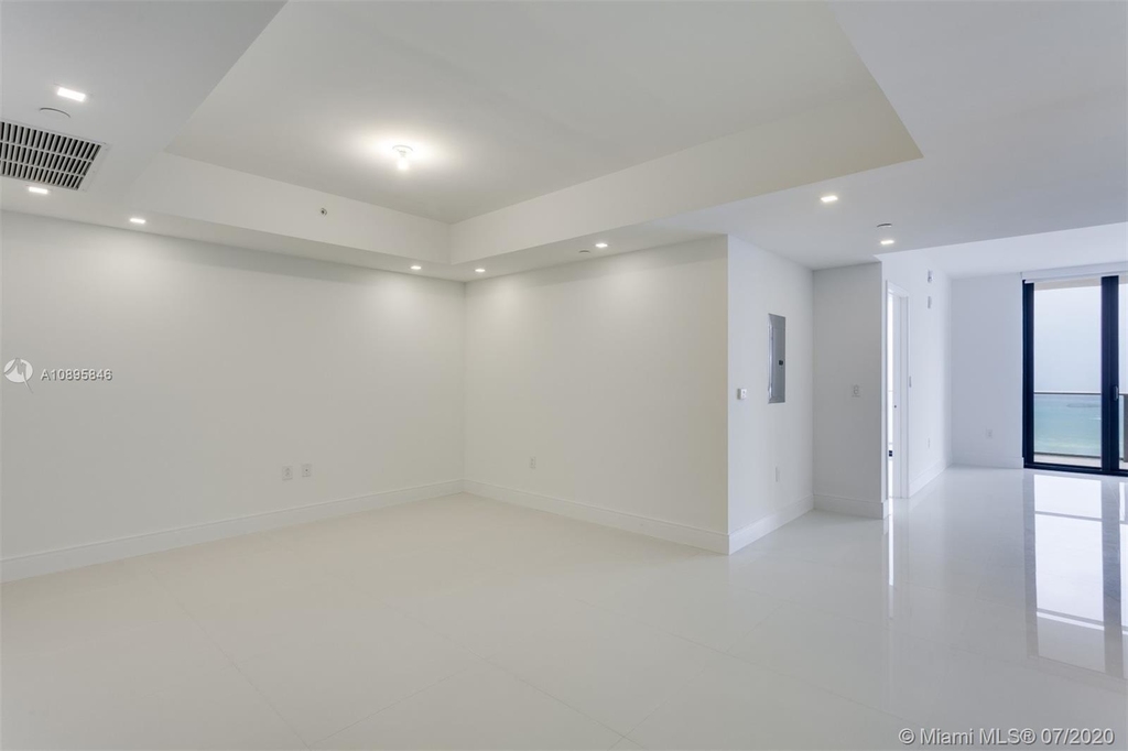 1010 Brickell Av - Photo 4