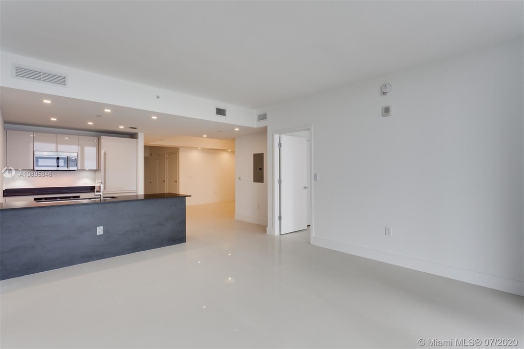 1010 Brickell Av - Photo 2