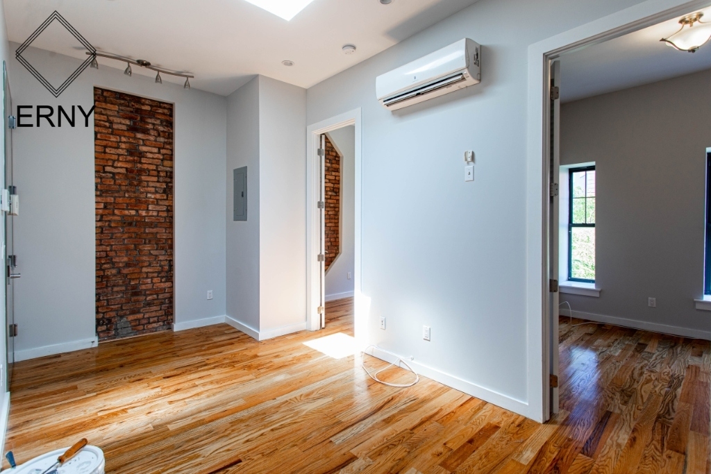 1012 Fulton Street - Photo 2