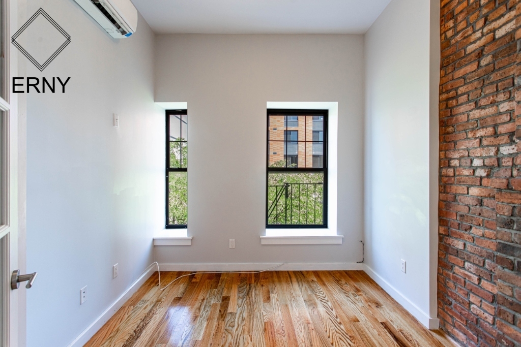 1012 Fulton Street - Photo 3