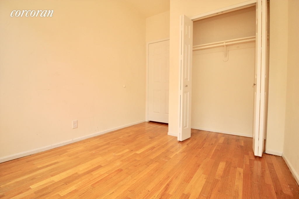 272 Willoughby Avenue - Photo 6