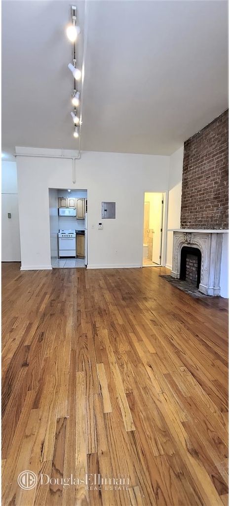 255 West 55th St - Photo 3