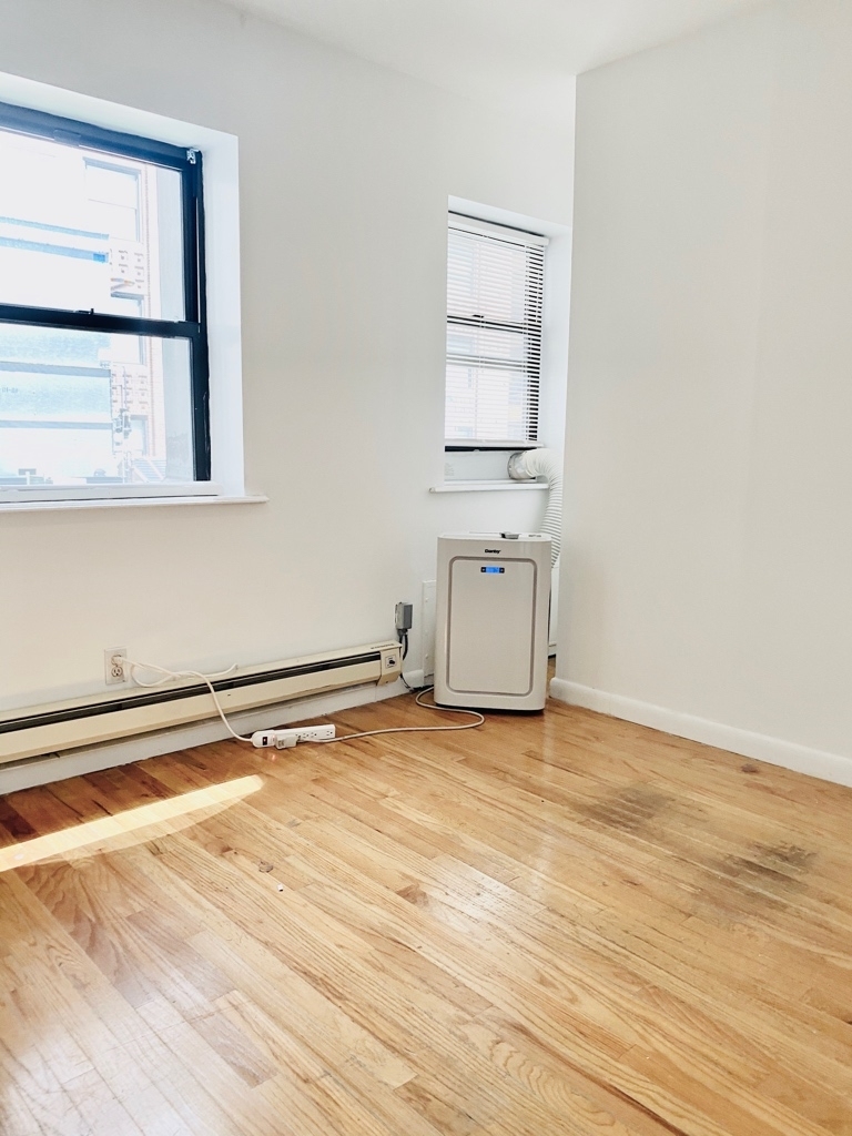 129 East 47th Street - Photo 1