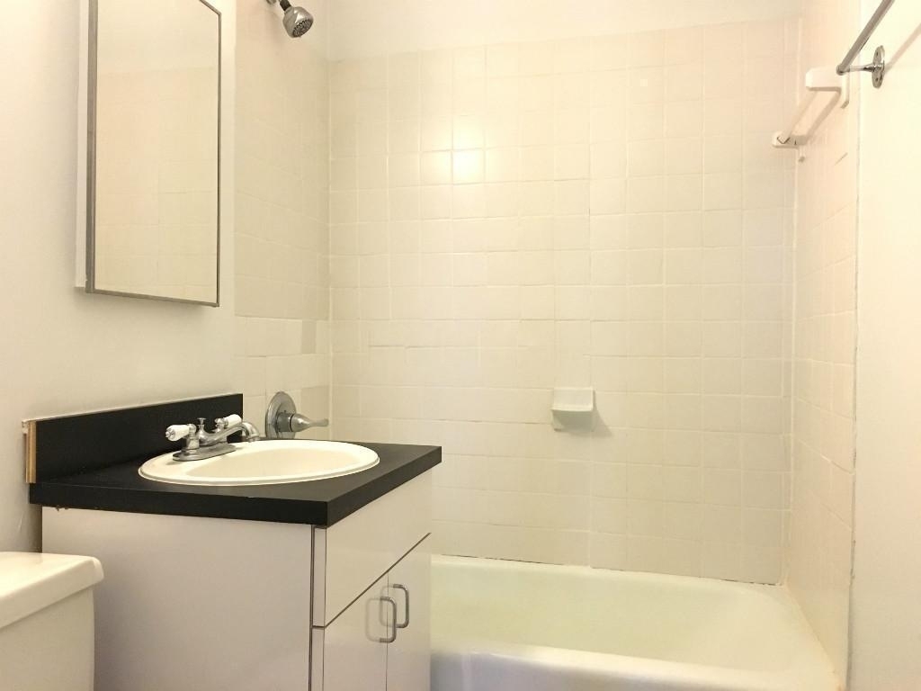 235 West 22nd Street - Photo 7