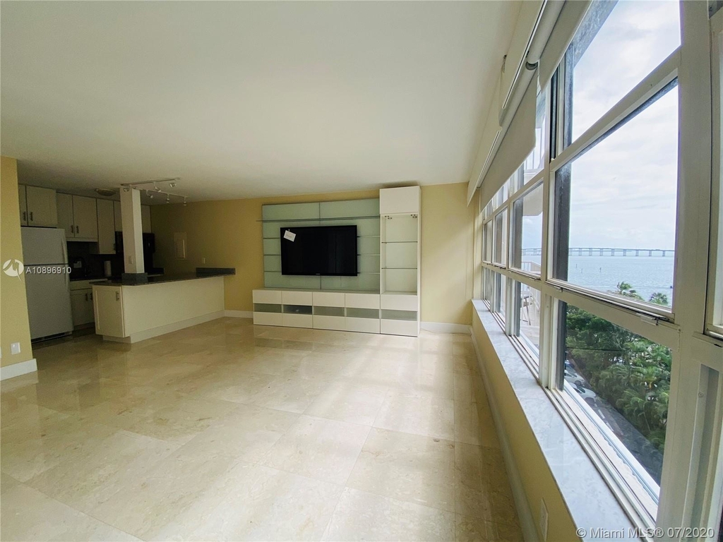 1440 Brickell Bay Dr - Photo 4