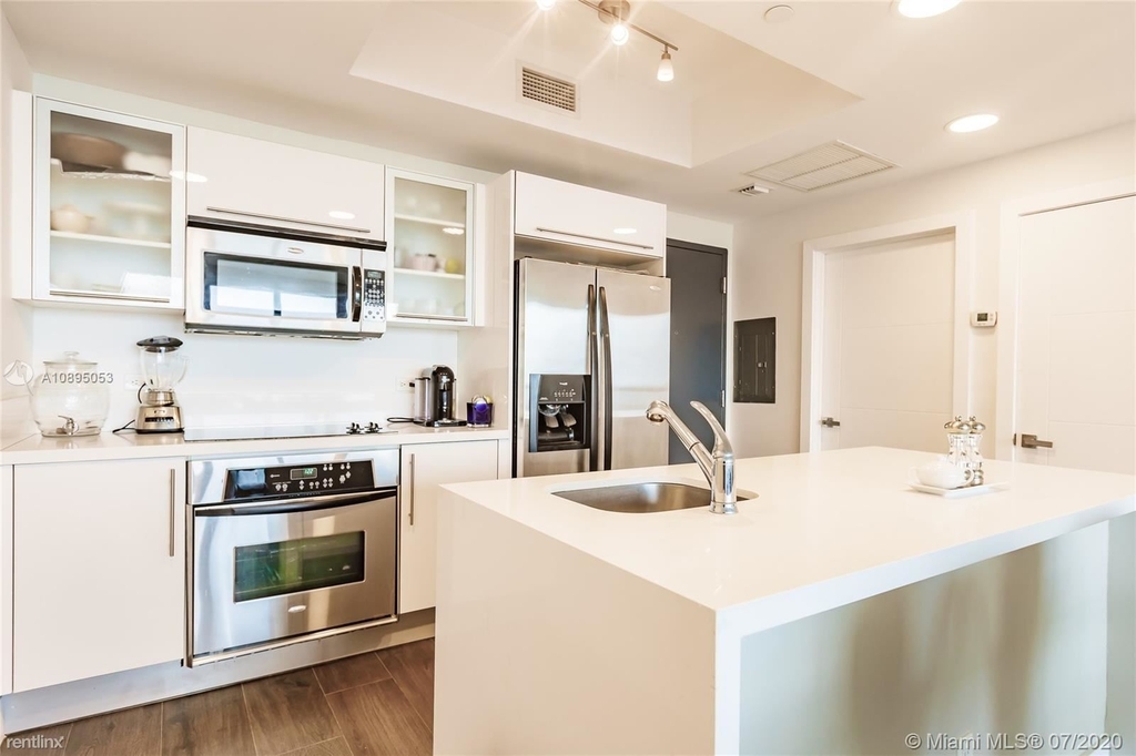 888 Biscayne Blvd Apt 1803 - Photo 6