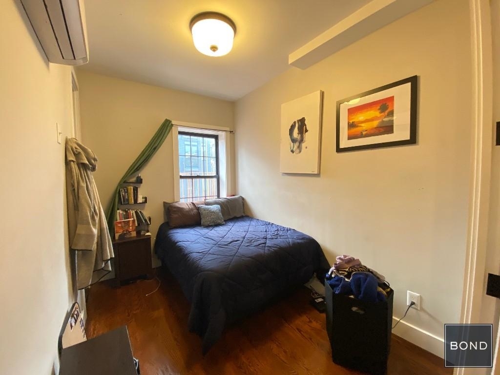 228 Manhattan Avenue - Photo 1