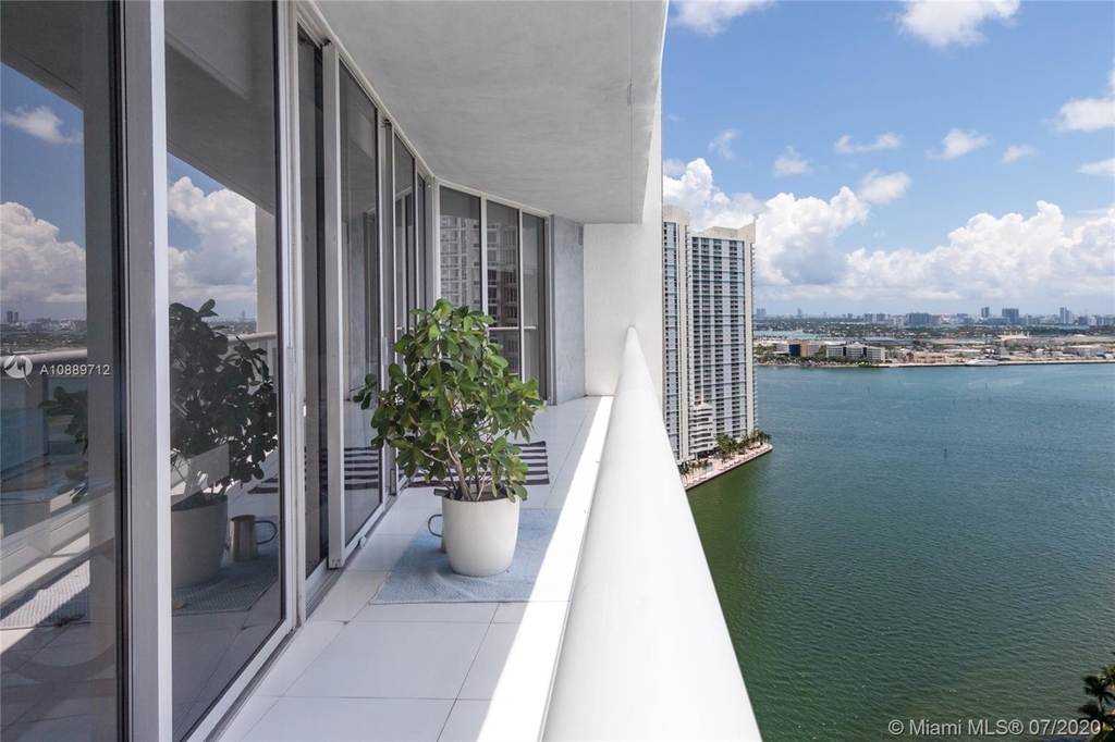 465 Brickell Ave - Photo 0