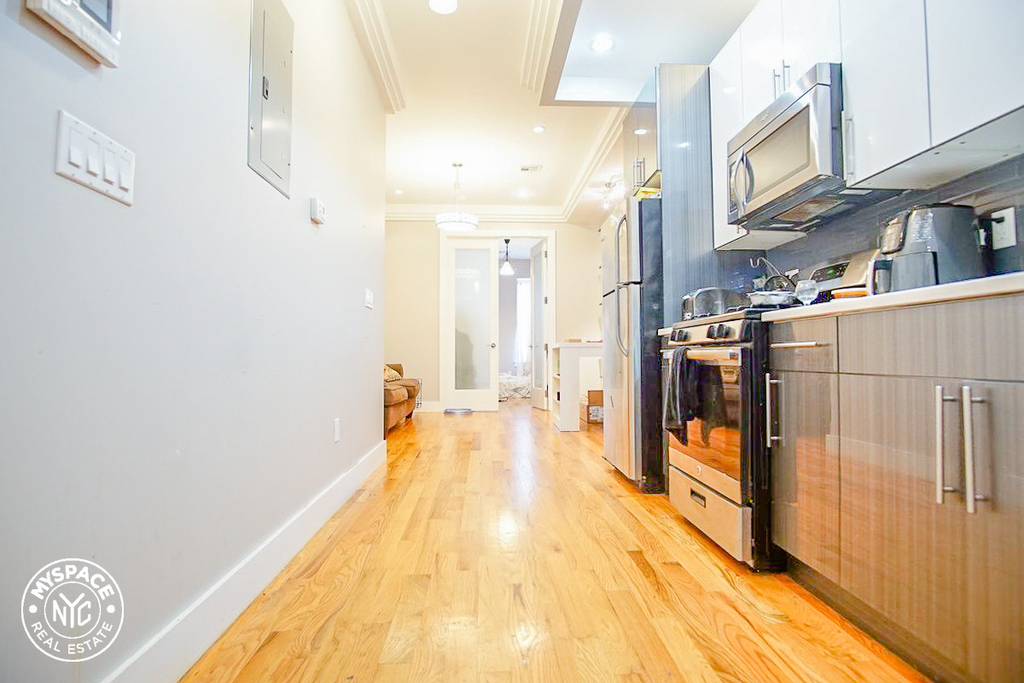 235 Wyckoff Ave - Photo 1