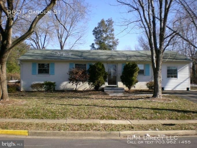 9601 Garden St - Photo 0