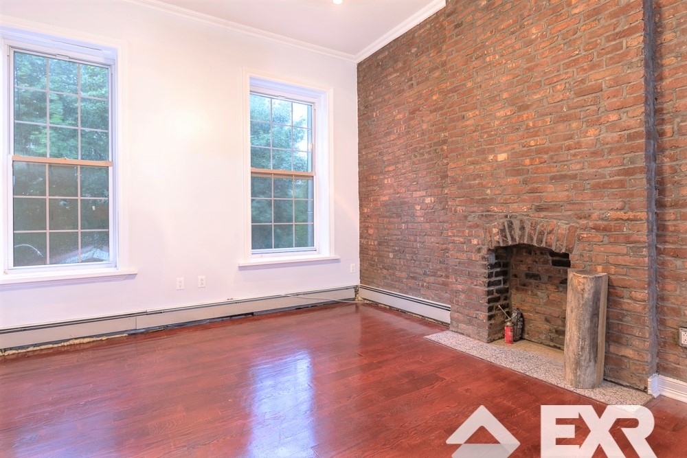 1122 Fulton Street - Photo 1