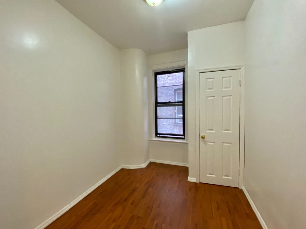 473 St Johns Place - Photo 9