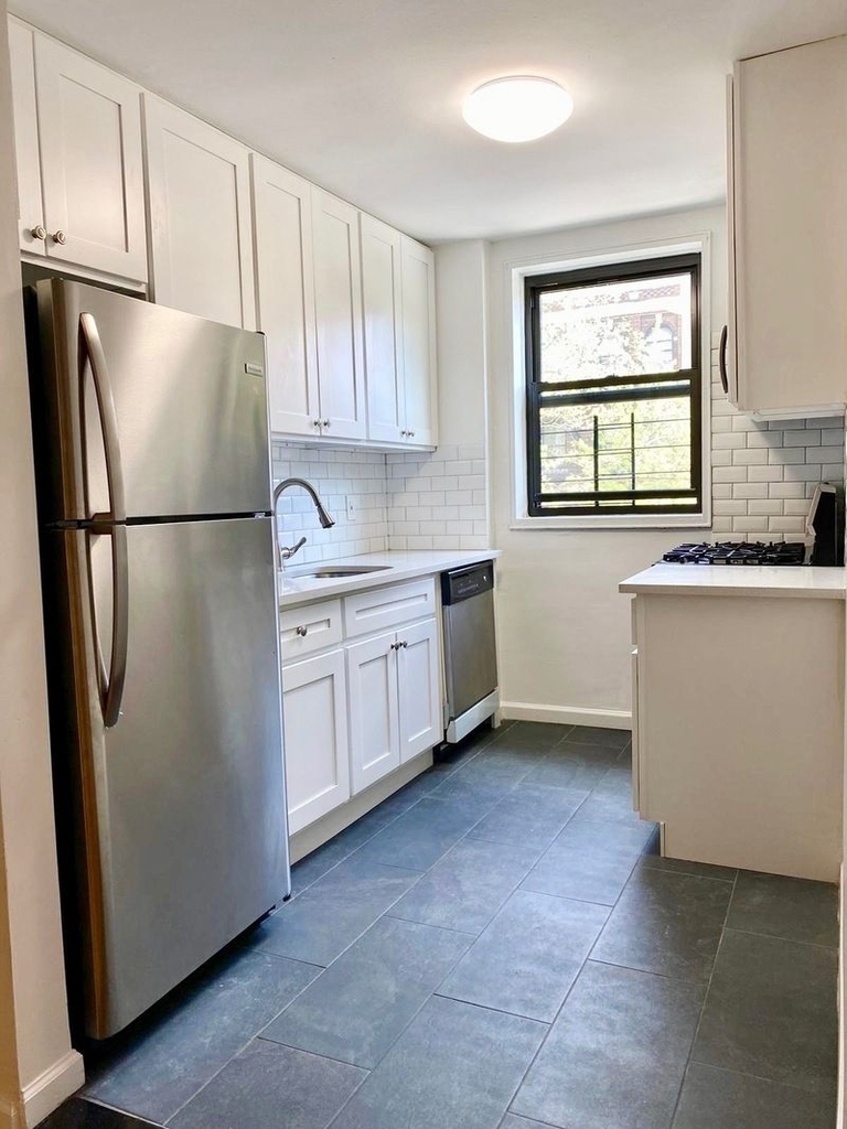 222 East 17th Street - Photo 1