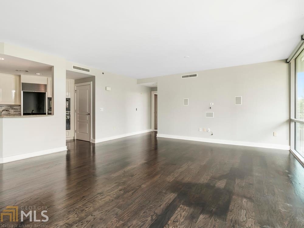 700 Park Regency Pl - Photo 3