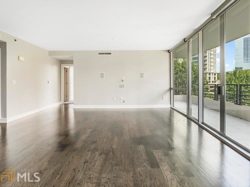 700 Park Regency Pl - Photo 4