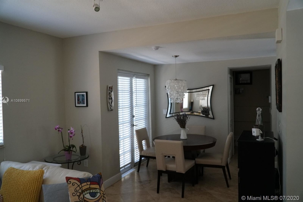 1035 Sw 9th Ct - Photo 12