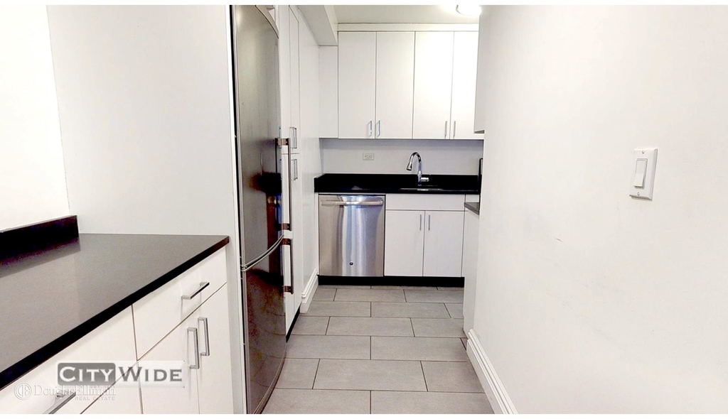 137 East 38th St - Photo 5