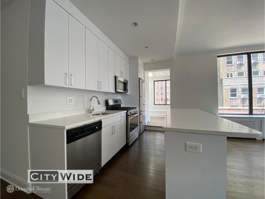 137 East 38th St - Photo 3