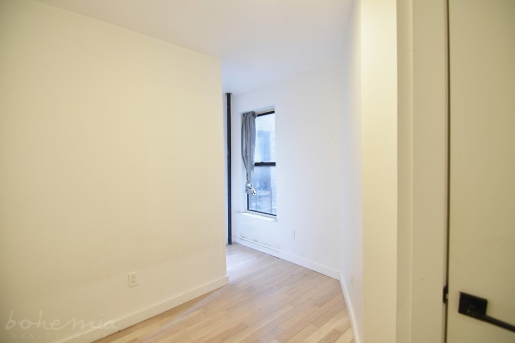 137 W 137th Street - Photo 2