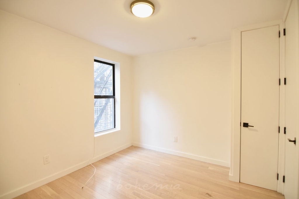 137 W 137th Street - Photo 3