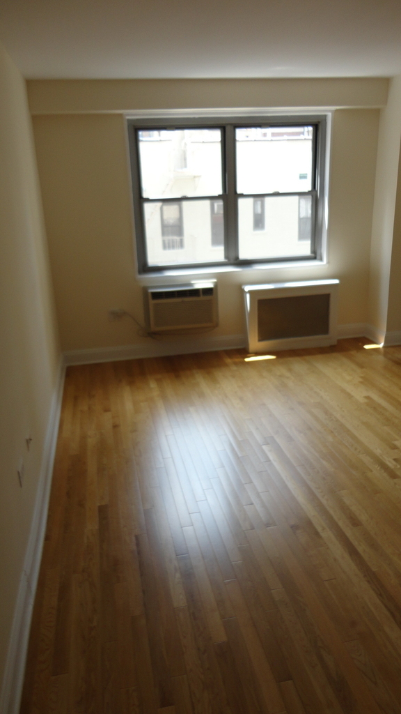 Central Park West  - Photo 2