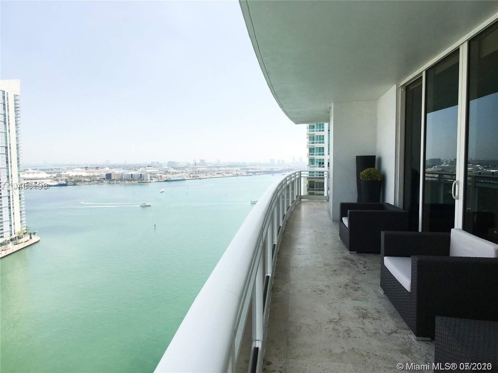 901 Brickell Key Blvd - Photo 0