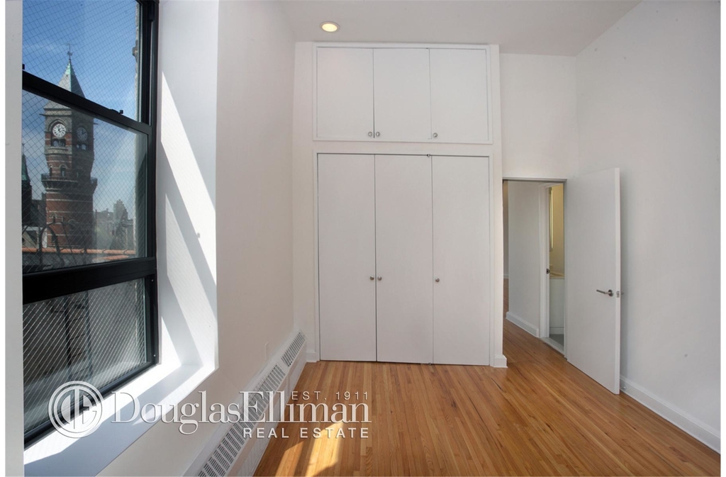 450 Sixth Avenue - Photo 2