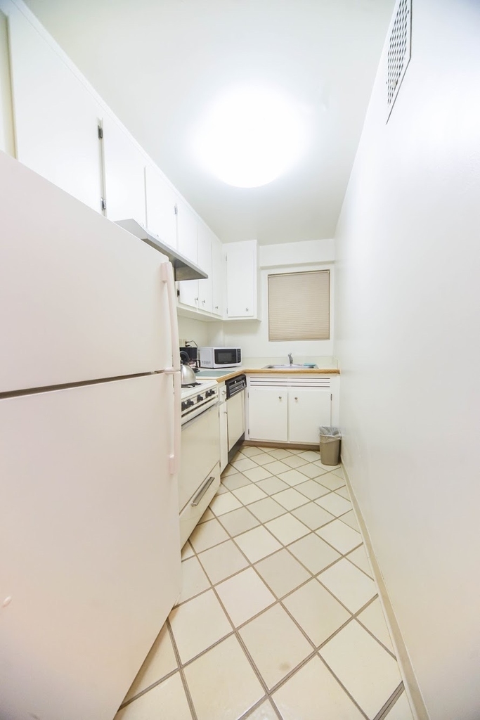 149 East 39th Street - Photo 0