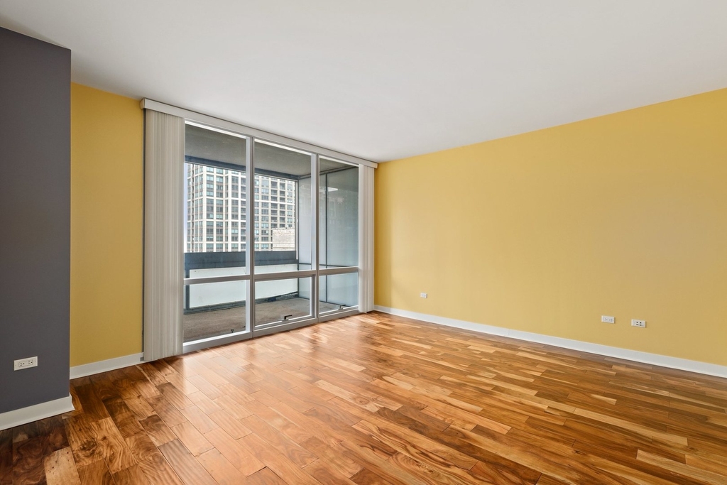 8 East Randolph Street - Photo 14