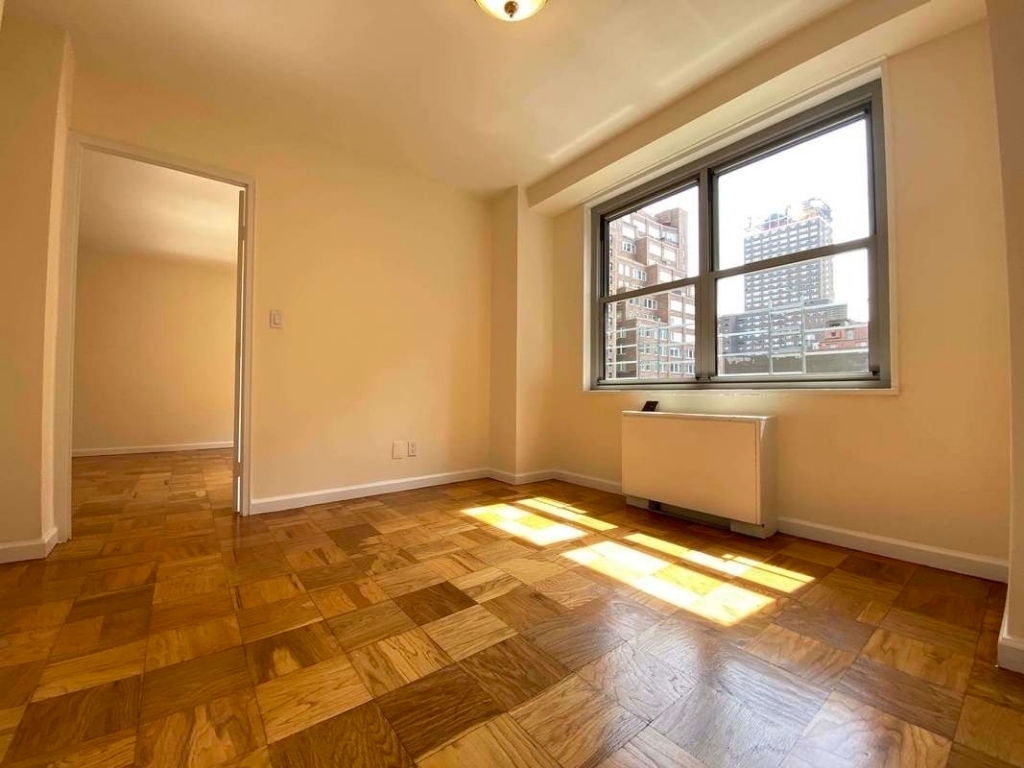 250 East 63rd Street - Photo 9