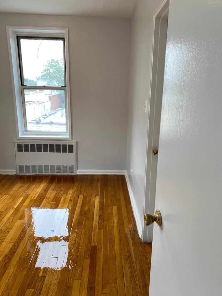 759 East 10th Street - Photo 0