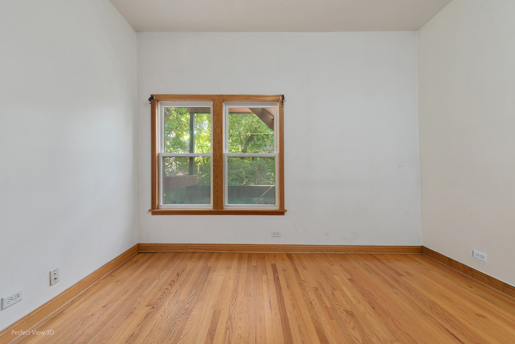 1361 East 52nd Street - Photo 6