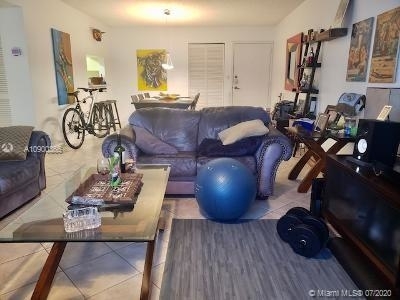 3588 Collins Ave - Photo 2