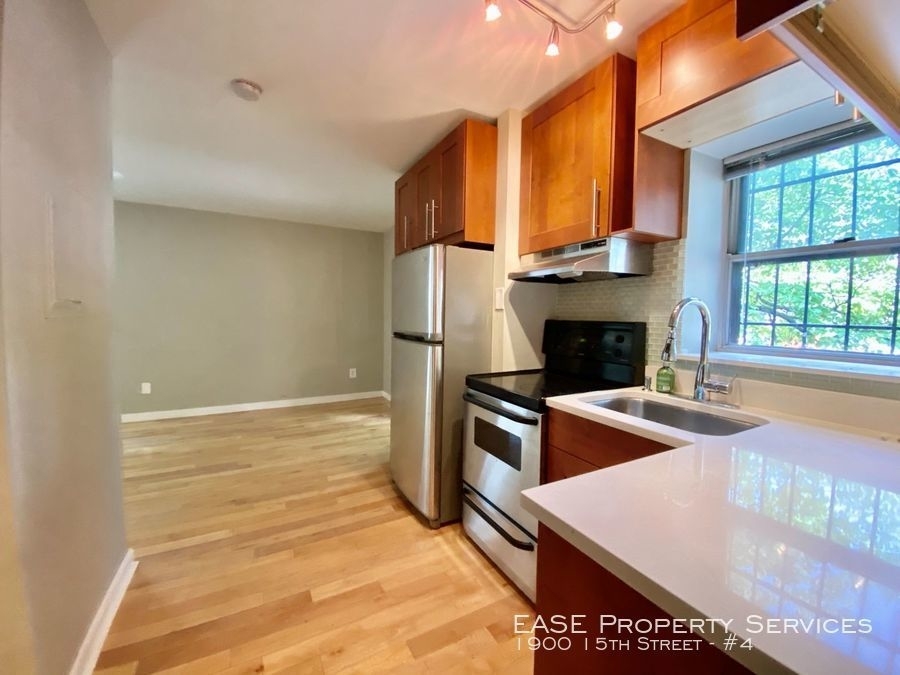 1900 15th Street - Photo 1