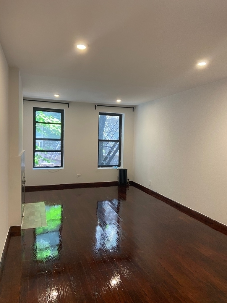 213 West 18th Street - Photo 1