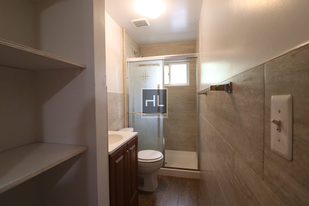 24-08 21 Avenue - Photo 3