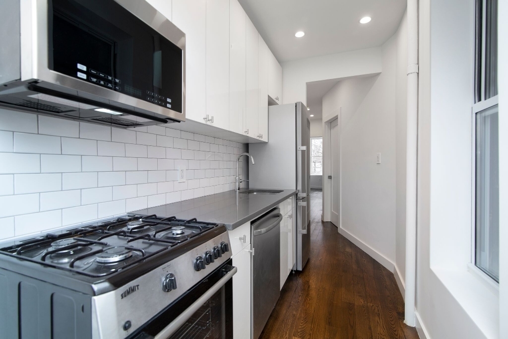 313 East 92nd Street - Photo 4