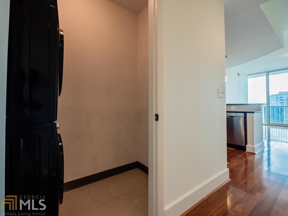 1080 Peachtree St - Photo 13