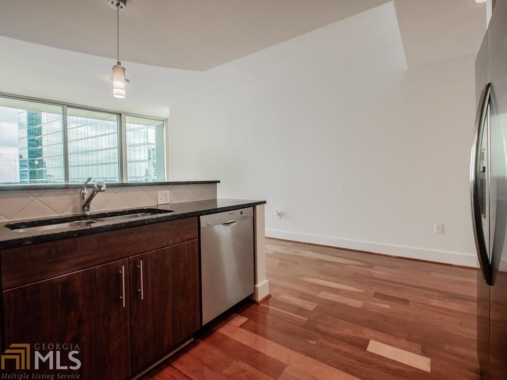 1080 Peachtree St - Photo 6