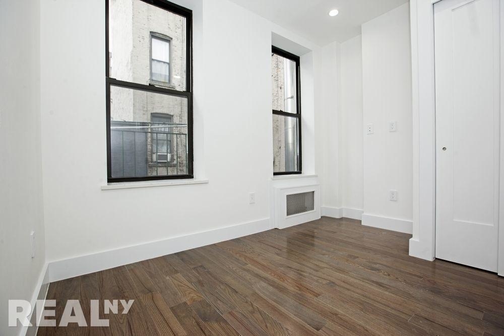 19 Eldridge Street - Photo 1