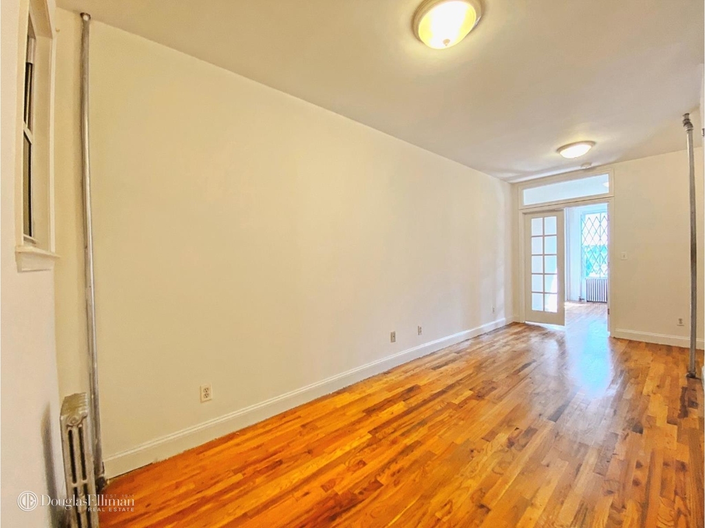 256 12th St - Photo 12