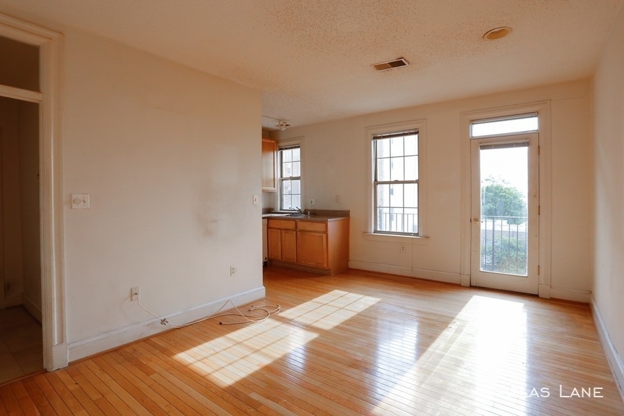 1401 Columbia Road Nw - Photo 1